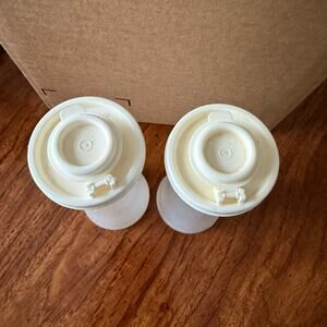Vintage Tupperware Salt and Pepper shakers - white. Preowned